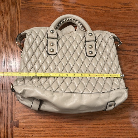 Quilted tan Handbag - Picture 8 of 9